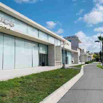 Elegant 2BR APT/Private Balcony/ Pools/Gym/Spa/Elysia Park/Center Paphos Hotel Exterior