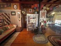 Cozy cabin in adorable Granite Shoals with WiFi, AC