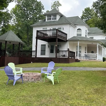 The Victorian @ Lake Cumberland - Beaver Creek, firepit, sleeps 18