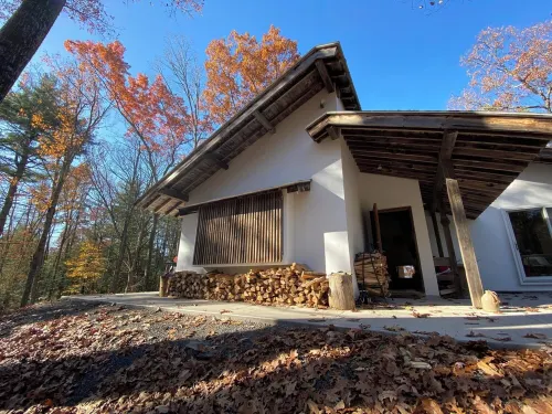 Serene Japanese traditional crafted farmhouse acres of woodland.