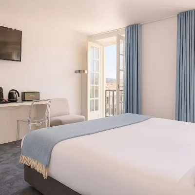 ميراجايا ريفرسايد سويتس Hotels near متحف نبيذ بورت
