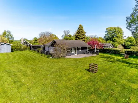 "Prohor" - 150m from the sea Отели рядом с достопримечательностью «Møn Is»