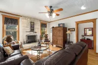 Texas Charm Texana - 15 min Walk to Main