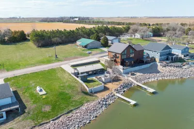 Private Sauna and Beach Lake Norden Cabin Hotels in 