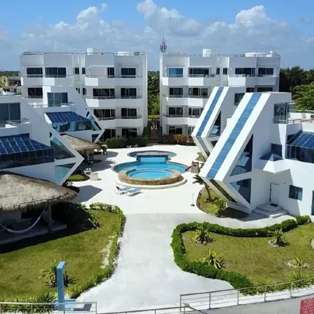 Beachfront Puerto Morelos Condo, Ground Floor, Pool, Rooftop Views, Walk to Town