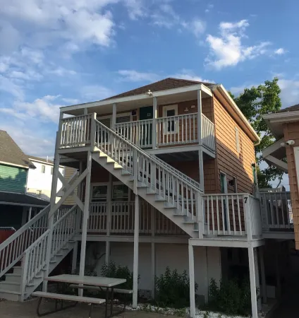 Top Floor Beach Getaway-Huge Patio-60 steps to Sand- Shore Four D Отели в г. Олд-Орчард-Бич