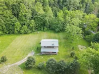 Private, unique log cabin with hot tub, 3 BR/2 bath Hotels in Good Hope Township