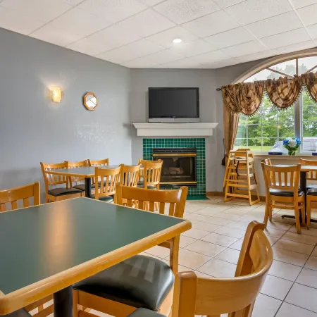 Quality Inn Mauston I-90