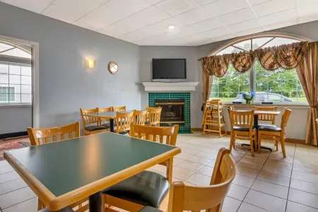 Quality Inn Mauston I-90 Отели в г. Клирфилд