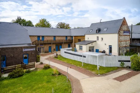 Les Lavandières de Fontaine Отели в г. Этреопон