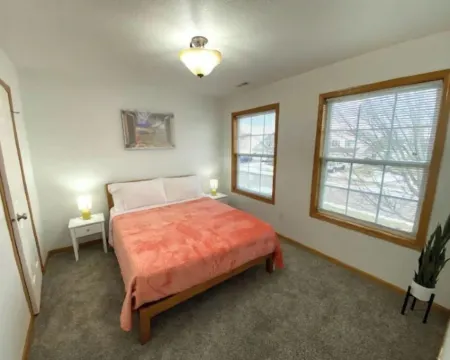 •Delightful 5b stay in Paradise!!• Hotels in Waukee