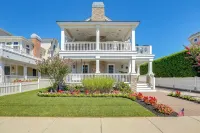 Spacious Avalon Beach House - 2 Blocks to Water! - spa