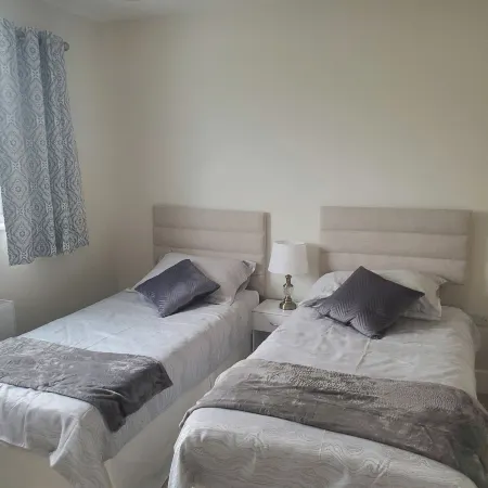 Seaside Retreat-2 Bed-Sleeps 4-Parking-Pets
