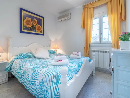 Villa in Empuriabrava with Private Pool & Mooring