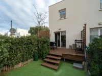 Cozy Villa Steps from the Beach - 3 étoiles