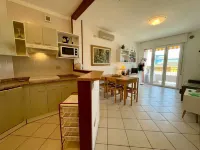 Bright apartment with shared pool - 수영장