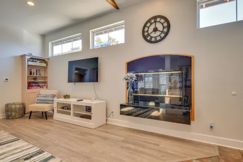 Luxe Pasadena Casita w/ Fireplace & Grill - Homestays