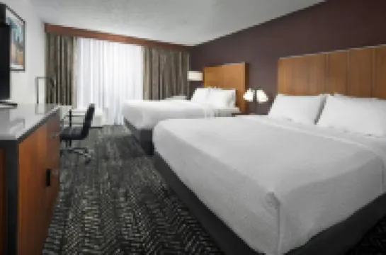 Four Points by Sheraton Kansas City Airport Hotel di 