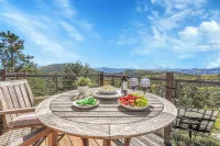 Off-grid Masterpiece Cabin W/ Breathtaking View