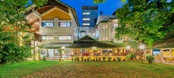 Hotel Woodland Отели в г. Колхапур