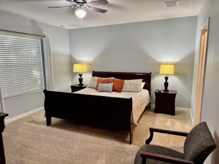 Beautiful 3 bed 2.5 Bath Townhome, Central Florida - Close to everything! Отели рядом с достопримечательностью «Lavender Fields Day Spa»