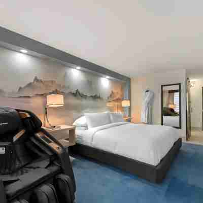 Blue - A Modern Hotel, Ascend Hotel Collection Rooms