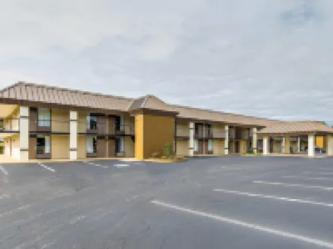 Quality Inn Forest City Hotels in Forest City