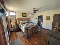 Mountain Retreat: Stunning Views, Off-Grid Luxury, Trails, Fishing, Stargazing