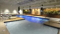 Holiday Inn & Suites CHARLESTON WEST by IHG - Kolam Renang