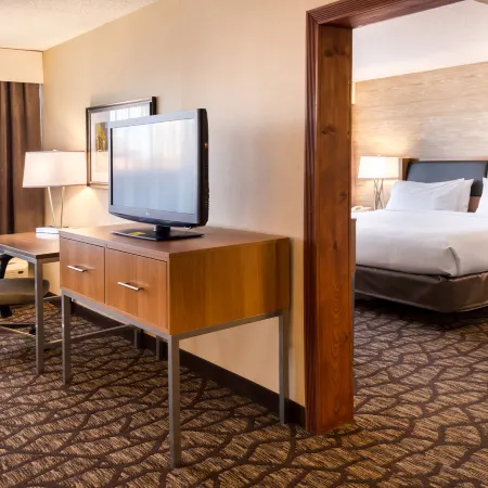 Holiday Inn & Suites WARREN by IHG
