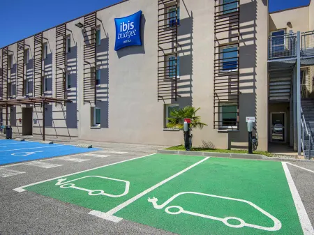 Ibis Manosque Cadarache Отели в г. Маноск