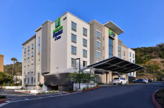 Holiday Inn Express & Suites SAN DIEGO - MISSION VALLEY by IHG