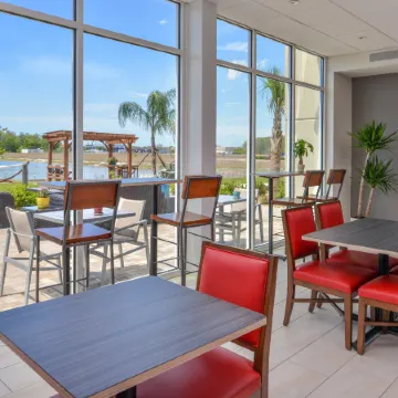 Holiday Inn Express & Suites TRINITY by IHG