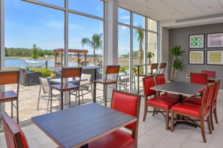 Holiday Inn Express & Suites TRINITY by IHG