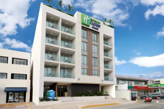 Holiday Inn Express & Suites PLAYA DEL CARMEN by IHG