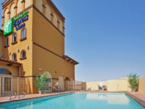 Holiday Inn Express & Suites WILLOWS by IHG Hotels in Willows