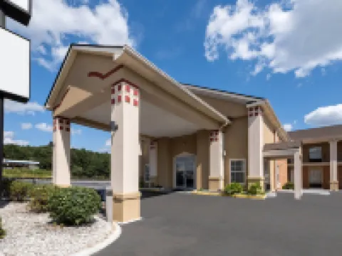 Super 8 by Wyndham Covington Hotels in Covington