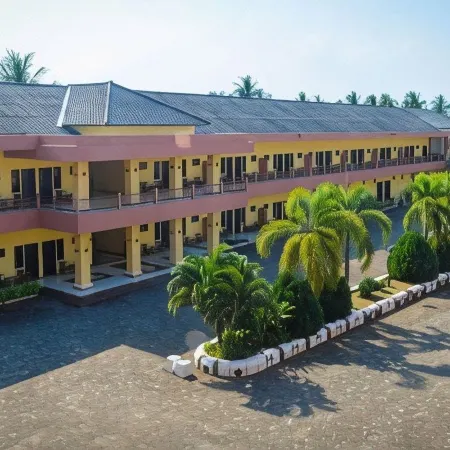 Uni Beach Hotel