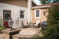 Newly renovated Carriage House, on lovely property near Intercourse, PA