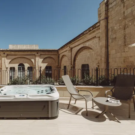San Karlu Hotel