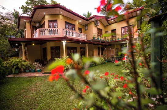 Wildlife Safari House