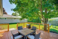 Large Backyard, Walk to Hospital: Sheboygan Abode! - 3-stjärniga
