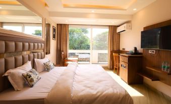 FlxHo Horizon One - Luxury Hotel & Residences Golf Course Road, 2 Min from 42-43 Metro Station