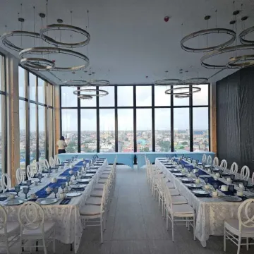 Jewelz By King's Hotel