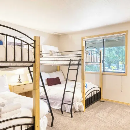 Tanner by Avantstay Modern Cascades Escape