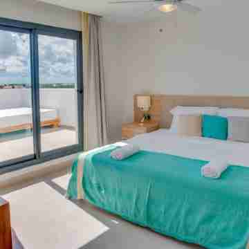 Royal Penthouse Ste/Private Picuzzi/3BR, 5 min from the beach Rooms