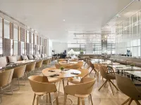 Melia Sevilla Hotels near La Raza