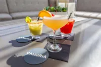 Cambria Hotel LAX - bar