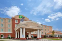 Holiday Inn Express & Suites KANSAS CITY-GRANDVIEW by IHG Hotels in Raymore