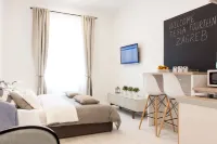 Tesla Boutique Apartments & Rooms - 4-Star